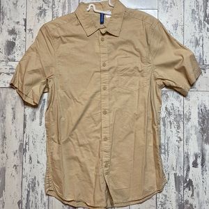 H&M Divided shirtsleeve button down